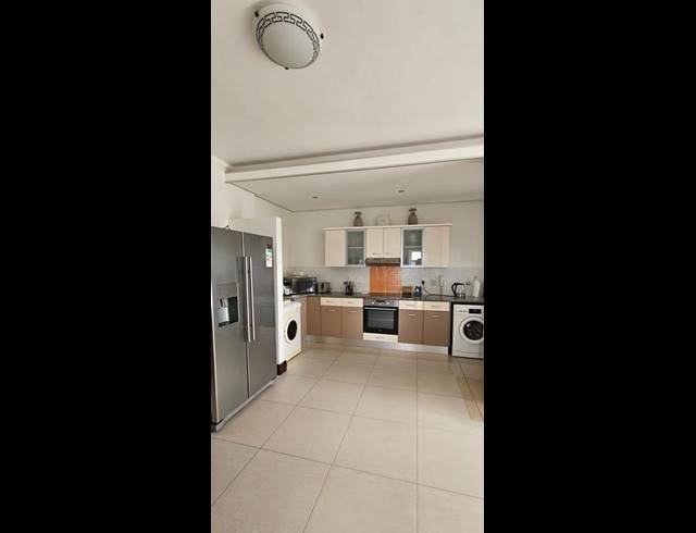 2 BEDROOM PROPERTY TO RENT IN BLOUBERGSTRAND